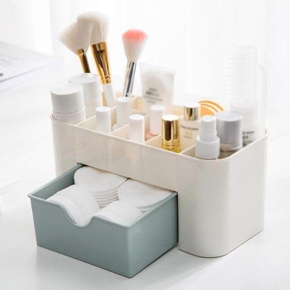 Portable Makeup Organizer - Picture 1 of 4